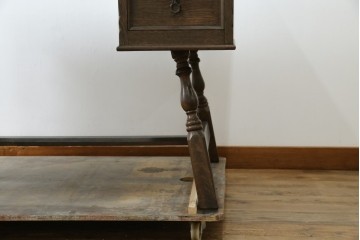 和製ビンテージ　神戸洋家具　永田良介商店　凝ったデザインがお部屋の雰囲気を高める両袖デスク　(R-053524)