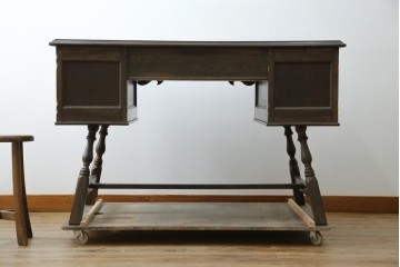 和製ビンテージ　神戸洋家具　永田良介商店　凝ったデザインがお部屋の雰囲気を高める両袖デスク　(R-053524)