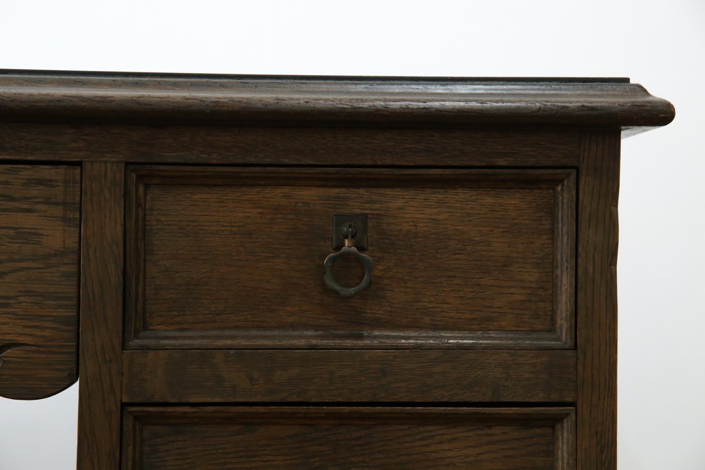 和製ビンテージ　神戸洋家具　永田良介商店　凝ったデザインがお部屋の雰囲気を高める両袖デスク　(R-053524)