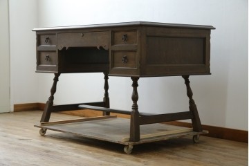 和製ビンテージ　神戸洋家具　永田良介商店　凝ったデザインがお部屋の雰囲気を高める両袖デスク　(R-053524)