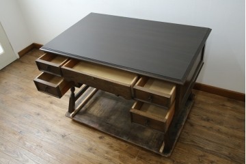 和製ビンテージ　神戸洋家具　永田良介商店　凝ったデザインがお部屋の雰囲気を高める両袖デスク　(R-053524)