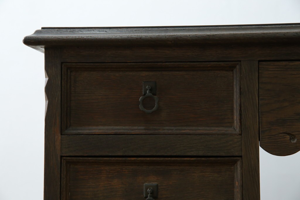 和製ビンテージ　神戸洋家具　永田良介商店　凝ったデザインがお部屋の雰囲気を高める両袖デスク　(R-053524)