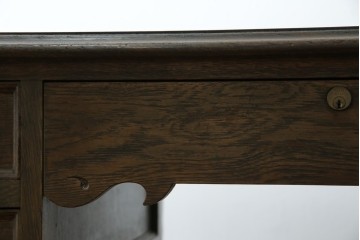 和製ビンテージ　神戸洋家具　永田良介商店　凝ったデザインがお部屋の雰囲気を高める両袖デスク　(R-053524)