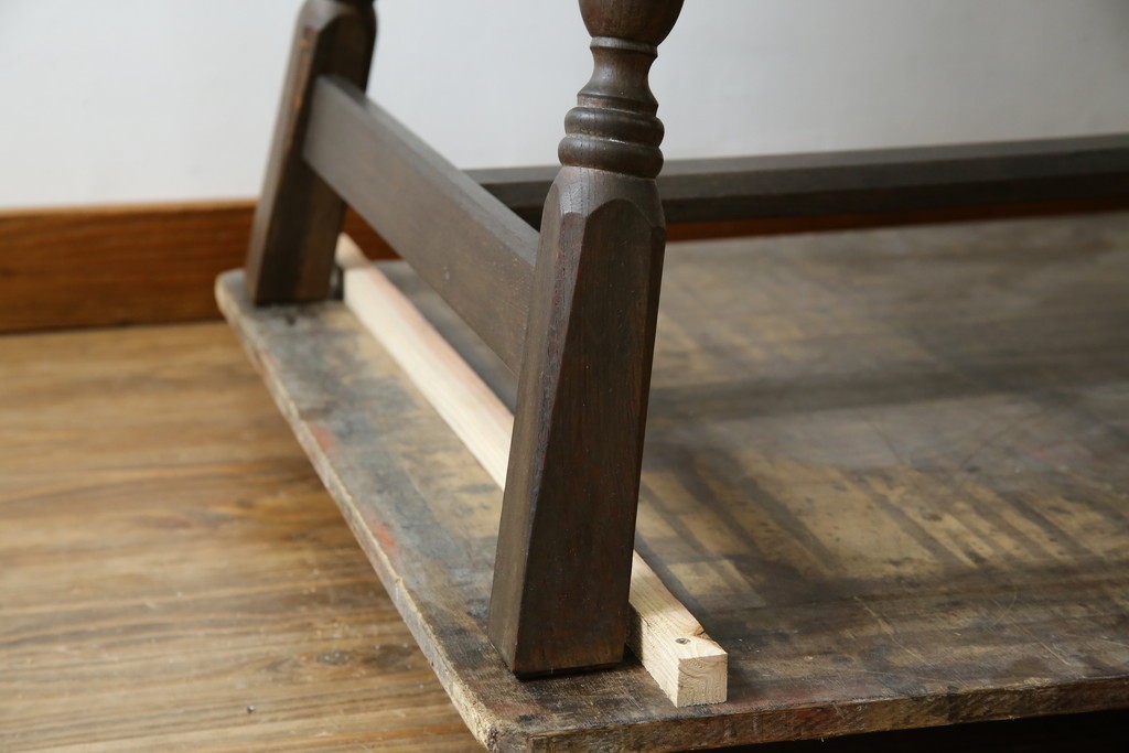 和製ビンテージ　神戸洋家具　永田良介商店　凝ったデザインがお部屋の雰囲気を高める両袖デスク　(R-053524)