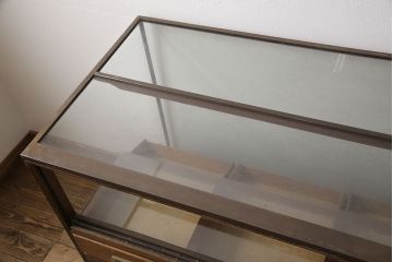 イギリスアンティーク　真鍮枠とオーク材が調和のとれたシャツケース(ガラスケース、ショーケース、陳列棚、店舗什器、引き出し)(R-053525)