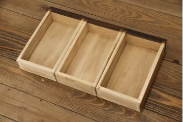中古　ニレ材(楡材)　団らんのひと時におすすめな大振りの囲炉裏(長火鉢、座卓、ローテーブル)(R-053526)