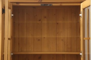 中古　シャルドネ(CHARDONNAY)　パイン材　ナチュラルインテリアにもってこい!木のやさしいぬくもりを感じるカップボード(食器棚、キャビネット、収納棚、戸棚)(R-053528)