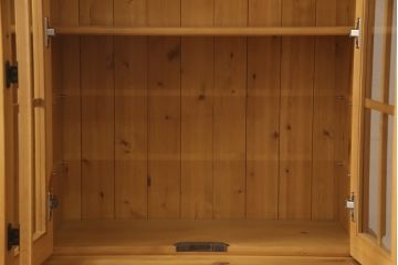 中古　シャルドネ(CHARDONNAY)　パイン材　ナチュラルインテリアにもってこい!木のやさしいぬくもりを感じるカップボード(食器棚、キャビネット、収納棚、戸棚)(R-053528)