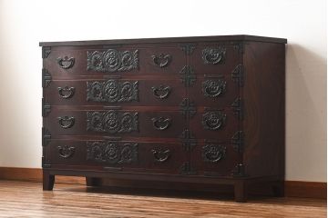 中古　岩谷堂箪笥　牡丹紋様金具が豪華な箪笥サイドボード(サイドチェスト、衣装箪笥)(R-053530)