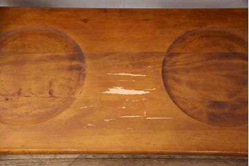 中古　民芸家具　カバ材(樺材)　ほっこりとした温かみのある空間づくりにおすすめなベンチ(アーム付きベンチ、2人掛け、二人掛け、長椅子、板座)(R-053533)