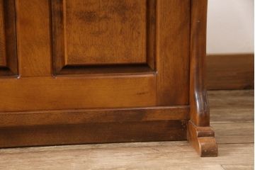 中古　民芸家具　カバ材(樺材)　ほっこりとした温かみのある空間づくりにおすすめなベンチ(アーム付きベンチ、2人掛け、二人掛け、長椅子、板座)(R-053533)