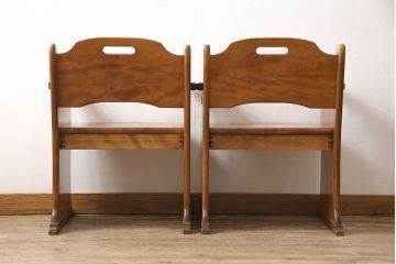 中古　民芸家具　カバ材(樺材)　木の優しいぬくもりを感じる引き出し付きチェア2脚セット(アームチェア、板座チェア、椅子、イス)(R-053534)