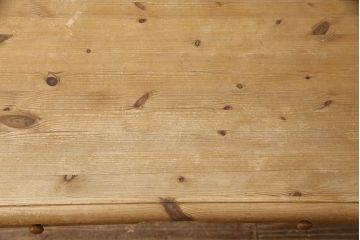 中古　シャルドネ(CHARDONNAY)　パイン材　両面引き出し　木の質感や木目を生かしたデザインが素敵なダイニングテーブル(作業台、食卓、2人掛け、4人掛け)(R-053537)