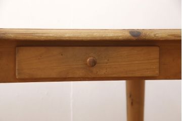 中古　シャルドネ(CHARDONNAY)　パイン材　両面引き出し　木の質感や木目を生かしたデザインが素敵なダイニングテーブル(作業台、食卓、2人掛け、4人掛け)(R-053537)
