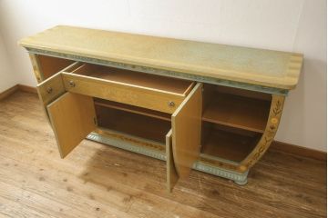中古　最高級イタリア輸入家具　バーズアイメープルと細やかな装飾が美しいサイドボード(定価約250万円)(キャビネット、サイドキャビネット、収納棚)(R-053540)