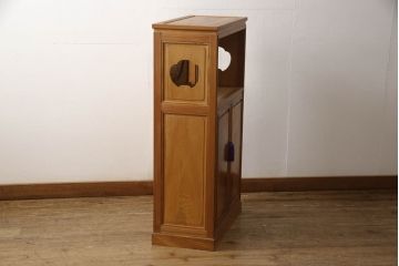 ビンテージ家具　未使用展示品　三方肥松(老松、アブラマツ)　珍しい材でつくられた小振りな戸棚(収納棚、茶棚、茶箪笥、ヴィンテージ)(R-053541)