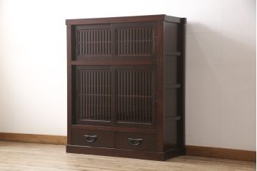 中古　超美品　栗材　上質な和の空間にぴったりな小振りな水屋箪笥(食器棚、茶箪笥、戸棚、収納棚)(R-053543)
