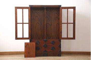 中古　美品　岩谷堂箪笥　ケヤキ材　漆塗りと迫力ある木目が美しい書棚(本棚、本箱、ブックケース、戸棚、収納棚、キャビネット)(R-053544)