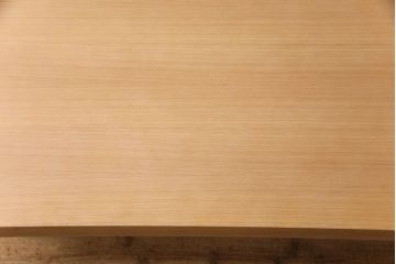 中古　arflex(アルフレックス)　TAVOLO VOLO(タボロ・ボーロ)　スタイリッシュな佇まいが目を引くダイニングテーブル(作業台、食卓)(R-053547)