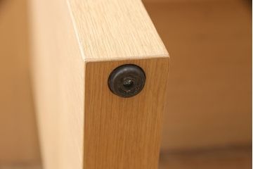 中古　arflex(アルフレックス)　TAVOLO VOLO(タボロ・ボーロ)　スタイリッシュな佇まいが目を引くダイニングテーブル(作業台、食卓)(R-053547)