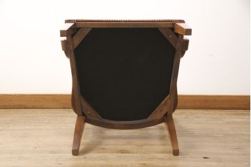 アメリカビンテージ　DREXEL HERITAGE(ドレクセルヘリテイジ)　アメリカ輸入モデル　背もたれのデザインが目を引くアームチェア(ダイニングチェア、椅子、イス、ヴィンテージ)(R-053556)