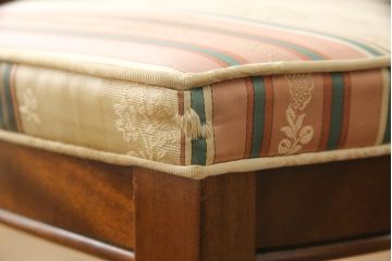 中古　DREXEL HERITAGE(ドレクセルヘリテイジ)　FRANCESCA(フランチェスカ)シリーズ　ストライプと小花の柄がかわいらしいチェア4脚セット(定価約64万円・4脚)(ダイニングチェア、椅子、イス)(R-053557)