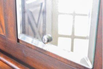 中古　民芸家具　シックで品のある佇まいが魅力的なワードローブ(松本民芸家具)(洋服タンス)(R-053559)