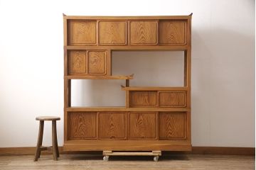 ビンテージ家具　三方肥松(老松、アブラマツ)　珍しい材でつくられた、木目の美しさが目を引く茶棚(収納棚、茶箪笥、飾り棚、ヴィンテージ)(R-053560)