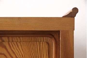 ビンテージ家具　三方肥松(老松、アブラマツ)　珍しい材でつくられた、木目の美しさが目を引く茶棚(収納棚、茶箪笥、飾り棚、ヴィンテージ)(R-053560)