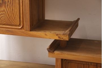 ビンテージ家具　三方肥松(老松、アブラマツ)　珍しい材でつくられた、木目の美しさが目を引く茶棚(収納棚、茶箪笥、飾り棚、ヴィンテージ)(R-053560)