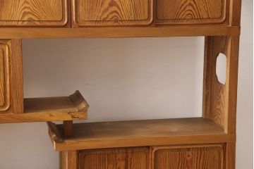 ビンテージ家具　三方肥松(老松、アブラマツ)　珍しい材でつくられた、木目の美しさが目を引く茶棚(収納棚、茶箪笥、飾り棚、ヴィンテージ)(R-053560)