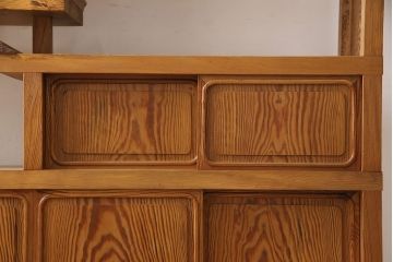 ビンテージ家具　三方肥松(老松、アブラマツ)　珍しい材でつくられた、木目の美しさが目を引く茶棚(収納棚、茶箪笥、飾り棚、ヴィンテージ)(R-053560)