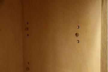 中古　美品　神戸洋家具　上質なつくりと凝ったデザインが魅力的なサイドボード(キャビネット、収納棚、戸棚)(R-053562)