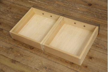 中古　美品　神戸洋家具　上質なつくりと凝ったデザインが魅力的なサイドボード(キャビネット、収納棚、戸棚)(R-053562)