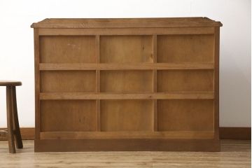 中古　美品　神戸洋家具　上質なつくりと凝ったデザインが魅力的なサイドボード(キャビネット、収納棚、戸棚)(R-053562)