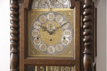 ヴィンテージ時計　ジャンク品　ドイツ製　Urgos(ウルゴス)　重錘式　クラシカルな空間を演出するホールクロック(振り子時計、柱時計、ディスプレイ、ビンテージ)(定価約135万円)(R-053563)