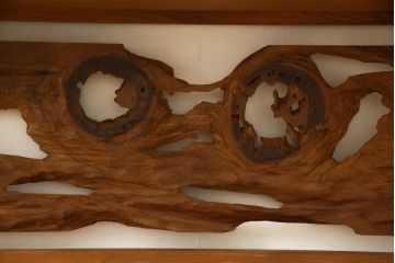 ビンテージ家具　未使用展示品　三方肥松(老松、アブラマツ)　珍しい材でつくられた、木目の美しさが目を引く茶棚(収納棚、茶箪笥、飾り棚、ヴィンテージ)(R-053567)