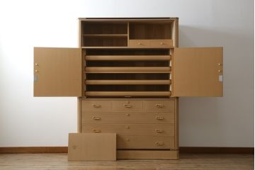 中古　美品　大阪泉州　衣装盆付き　黒檀のアクセントが粋な雰囲気を醸し出す総桐箪笥(桐たんす、着物箪笥、引き出し、チェスト)(定価約200万円)(R-053576)