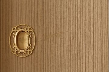 中古　美品　大阪泉州　衣装盆付き　黒檀のアクセントが粋な雰囲気を醸し出す総桐箪笥(桐たんす、着物箪笥、引き出し、チェスト)(定価約200万円)(R-053576)