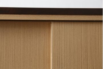 中古　美品　大阪泉州　衣装盆付き　黒檀のアクセントが粋な雰囲気を醸し出す総桐箪笥(桐たんす、着物箪笥、引き出し、チェスト)(定価約200万円)(R-053576)