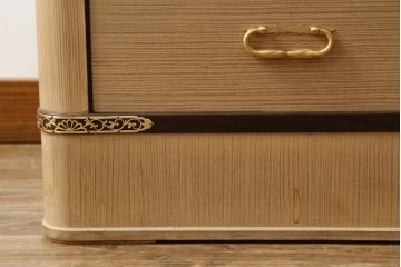 中古　美品　大阪泉州　衣装盆付き　黒檀のアクセントが粋な雰囲気を醸し出す総桐箪笥(桐たんす、着物箪笥、引き出し、チェスト)(定価約200万円)(R-053576)