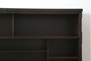 中古　美品　桜木作　岩谷堂箪笥　深い木色と立派な金具が凛とした雰囲気を醸し出す茶箪笥(収納棚、戸棚、茶棚、キャビネット、茶たんす、上下バラ売り可能)(定価約100万円)(R-053577)