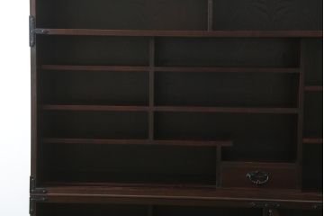 中古　美品　桜木作　岩谷堂箪笥　深い木色と立派な金具が凛とした雰囲気を醸し出す茶箪笥(収納棚、戸棚、茶棚、キャビネット、茶たんす、上下バラ売り可能)(定価約100万円)(R-053577)