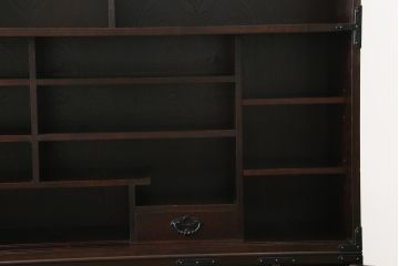 中古　美品　桜木作　岩谷堂箪笥　深い木色と立派な金具が凛とした雰囲気を醸し出す茶箪笥(収納棚、戸棚、茶棚、キャビネット、茶たんす、上下バラ売り可能)(定価約100万円)(R-053577)