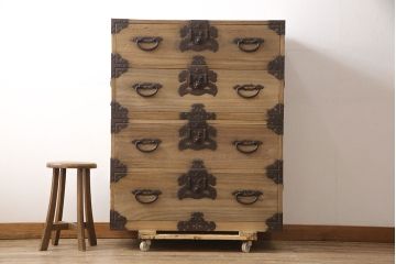 和製アンティーク　明治期　上手物　総桐箪笥　大きく立派な金具が存在感を放つ庄内箪笥(桐たんす、時代箪笥、引き出し、チェスト)(R-053578)