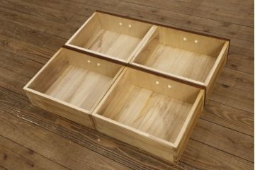 中古　美品　前面ケヤキ材　収納力抜群!動きのある木目が楽しめる大型茶箪笥(茶たんす、食器棚、収納棚、キャビネット)(定価約37万円)(R-053584)