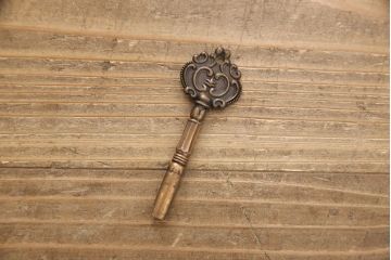 中古　美品　屋久杉の独特な杢目が魅力の小箪笥(チェスト、和たんす、整理タンス、小物収納)(R-053591)