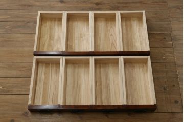 中古　超美品　岩谷堂箪笥　引き出し17杯　収納力抜群!金具のデザインがおしゃれで和モダンな空間におすすめの収納箪笥(チェスト)(R-053592)