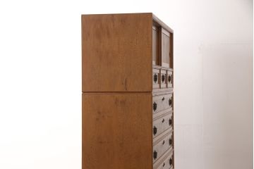 中古　美品　漆塗り　屋久杉の杢目が楽しめる上品な佇まいの整理箪笥(整理たんす、和たんす、和箪笥)(R-053597)