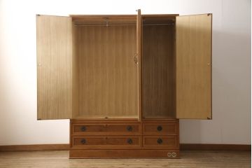 中古　美品　漆塗り　屋久杉の密につまった杢目が美しいワードローブ(洋服タンス、和たんす、引き出し)(R-053602)